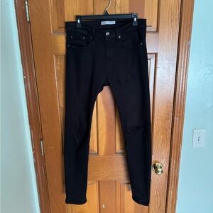 Zara Men's Black Skinny Jeans • Size 31